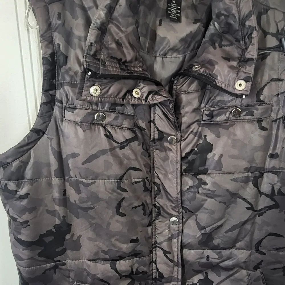 Plus Size Style & Co. Camo Puffer Vest - Picture 7 of 8